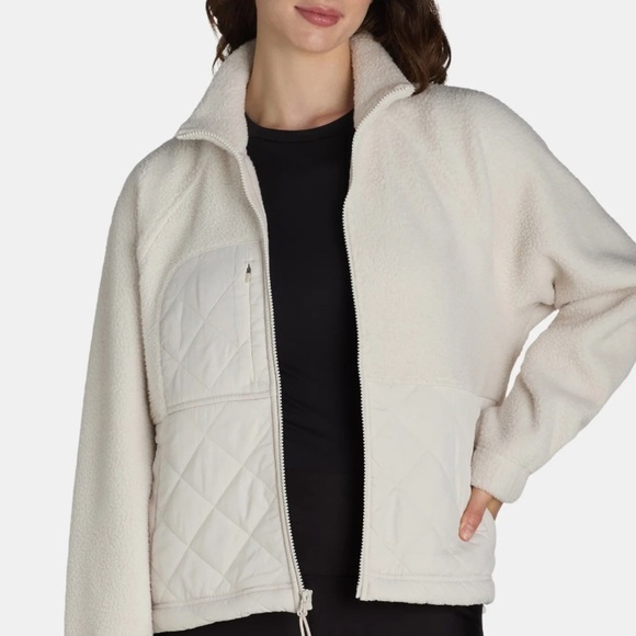 Avia Women's Quilted Fleece Jacket - Picture 4 of 5